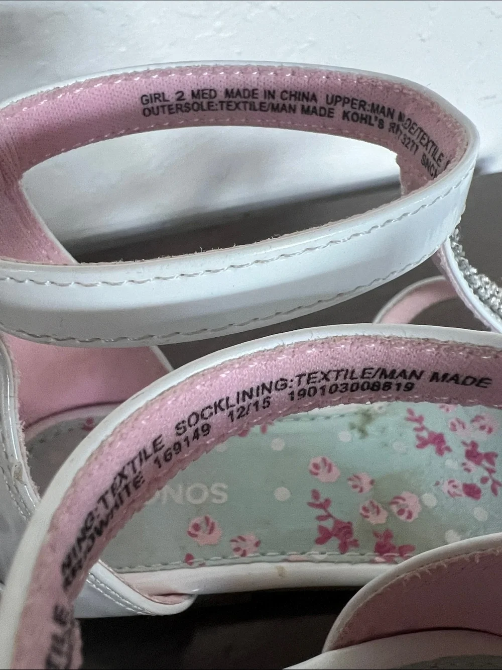 SO Size Girl 2 Med White Floral Rhinestone T-Strap Girls Sandals